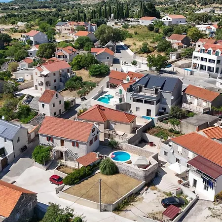 Vila House Tramonto With Pool, Sunset View & Pet Friendly, Donji Humac, Brac