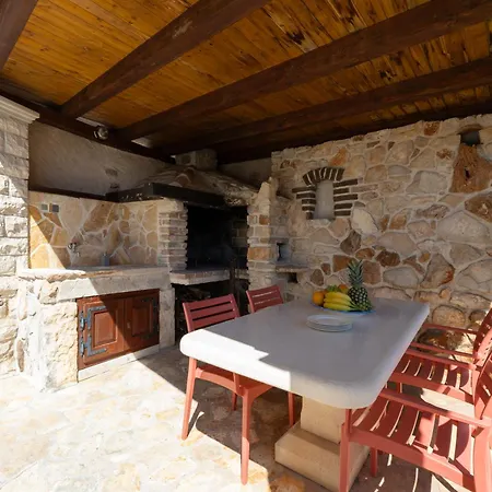 Vila House Tramonto With Pool, Sunset View & Pet Friendly, Donji Humac, Brac *